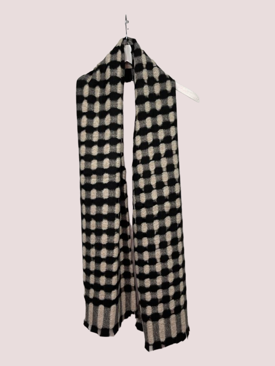 Black and white stubble scarf
