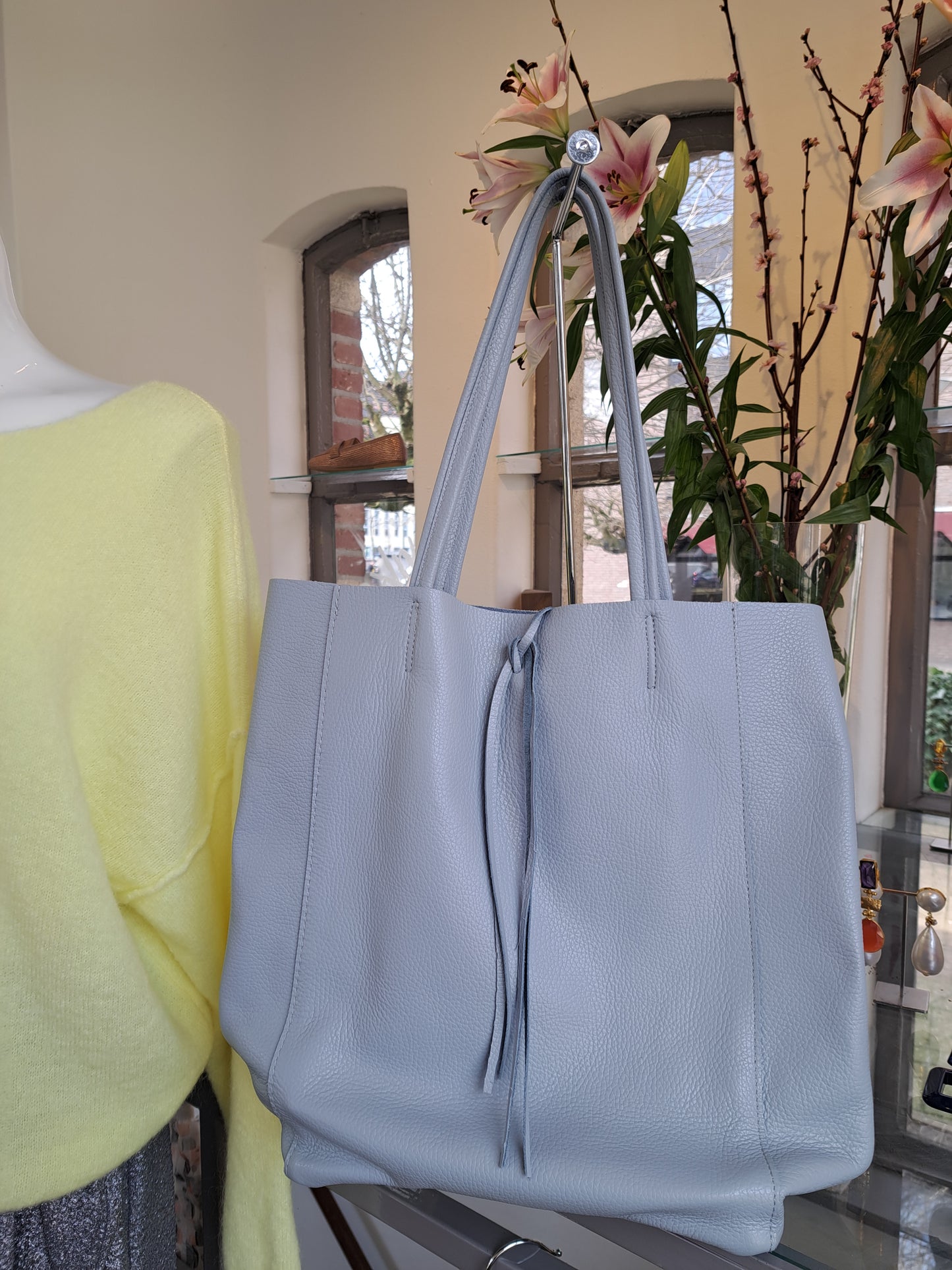 Mia Classic Grain Shoulder Bag Blue